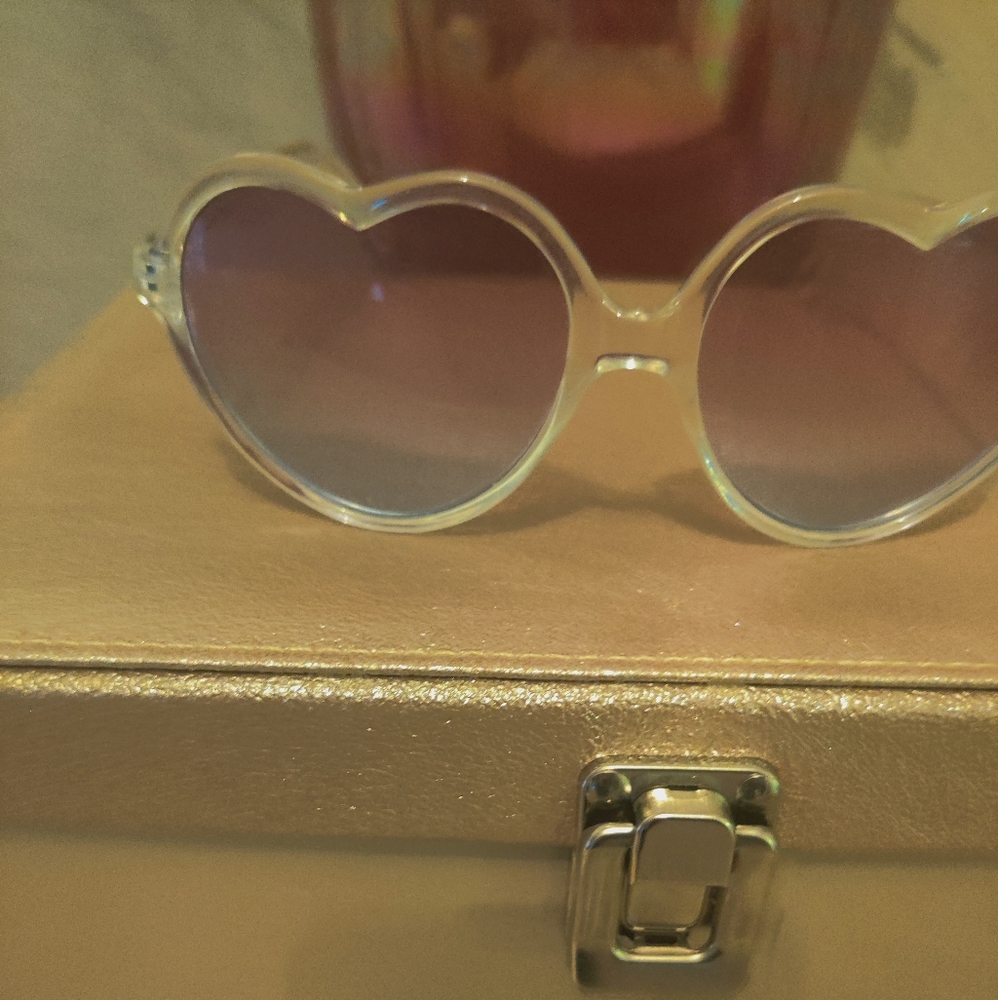Heart fashion sunglasses
